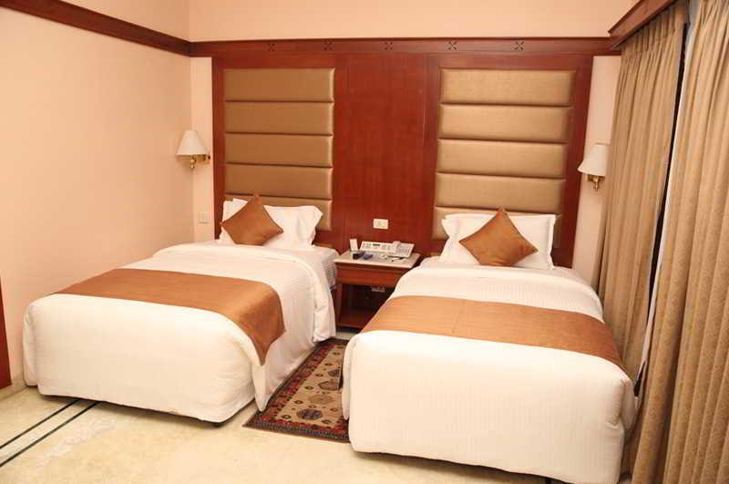 Raj Park Hotel Chennai Eksteriør billede